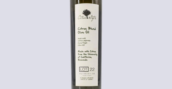 Citrus Blend Olive Oil Close-up